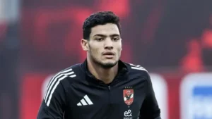 مصطفى العش يغادر المستشفى ويبدأ العلاج لتعزيز تعافيه مع الأهلي